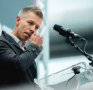 Itt az újabb leleplező kép Magyar Péterről, ezt hiába nagyítgatják a tiszás álprofilok