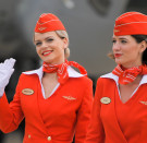 Miért visel minden stewardess vörös rúzst?
