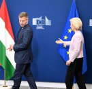 Ursula császárnő a forradalom leverését ünnepli október 23-án Budapesten