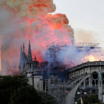 Lángoló templomok Franciaországban