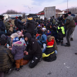 Álhírekkel csalták a határra a migránsokat