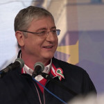 Feri! Nem a kokárda teszi az embert, mindent belülről kell érezni