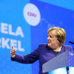 Merkel Orbán védelmére kelt