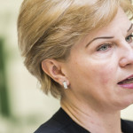 Bayer Zsolt: Kiutasítani