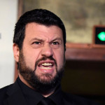 Bayer Zsolt:„Minket Rogán Antal nem tölt meg sz…rral”