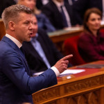 Egy ember állíthatta volna le Magyar Péter parlamenti produkcióját, de ő mással volt elfoglalva Egy ember állíthatta volna le Magyar Péter parlamenti produkcióját, de ő mással volt elfoglalva