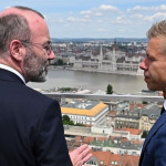 Az új magyar miniszterelnök beadta a derekát Az új magyar miniszterelnök beadta a derekát
