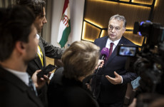 Orbán testével védte a demokráciát