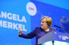 Merkel Orbán védelmére kelt