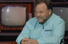 Az Orbán-gyűlölő humorista az anyját is felrobbantaná és közben sortüzet vizionál