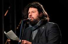 Puzsér Róbert összedolgozik Magyar Péterrel, ezt a színjátékot már az SZDSZ is bemutatta