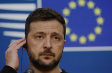 Ukrajnát be-, Magyarországot kitenni 