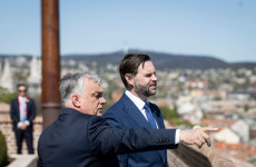 J. D. Vance: Arctalan brüsszeli bürokraták és idegen országok akarják meghatározni, hogyan éljenek a magyarok. Ne engedjék!