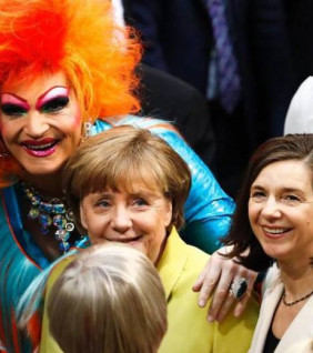 Merkel meleg lagzija