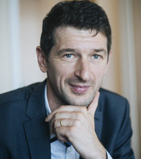 Kígyóznak a történelem kígyói