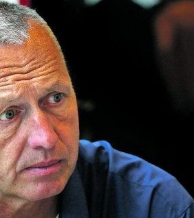 Édes kis hazugságok és bácsi, maga nem mohácsi