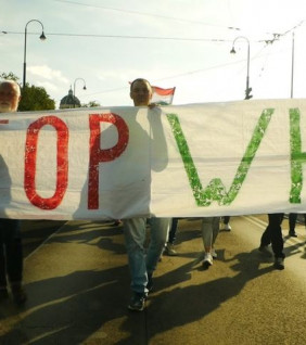 Tüntetés volt a WHO ellen Bécsben október elsején. Tudták? 