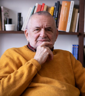 Csányi Vilmos, a diktatúra-szakértő Csányi Vilmos, a diktatúra-szakértő