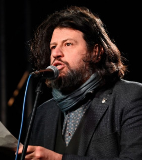 Puzsér Róbert összedolgozik Magyar Péterrel, ezt a színjátékot már az SZDSZ is bemutatta