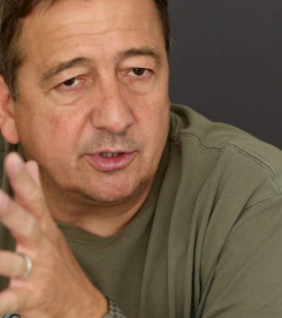 Bayer Zsolt: Úgynevezett hülye kis pöcsök