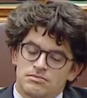 Velkey György elaludt Magyar Péter beszéde közben