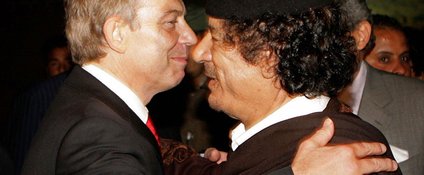 Kadhafi haverja demokráciát játszik