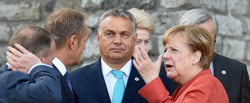 Véget ér a nyár, kedden hazajön Orbán Viktor