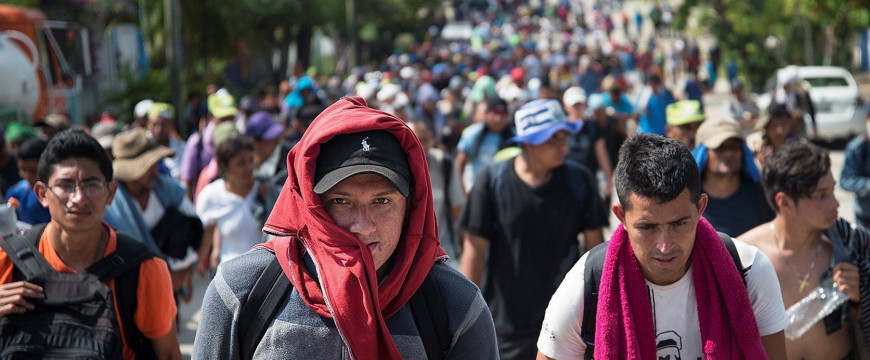 Így vonul a migránskaraván az amerikai határ felé - VIDEÓ