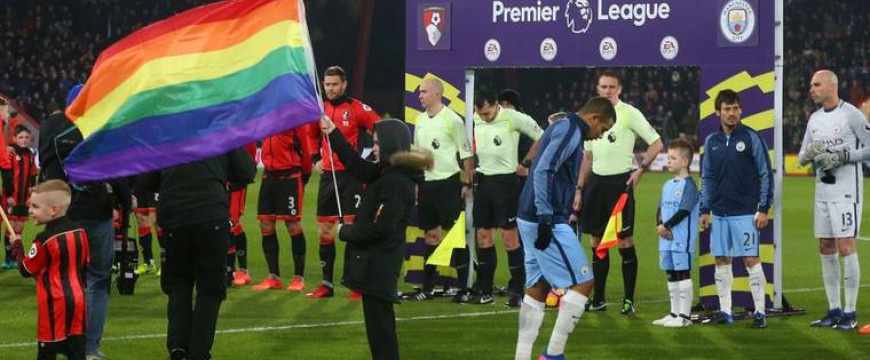 Szivárványszínű akcióval zajlik az érzékenyítés az angol foci háza táján