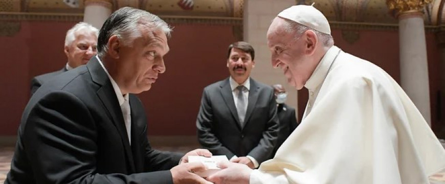 Rémisztő képződmény lenne Ferenc pápa is, aki szintén fehér férfi?