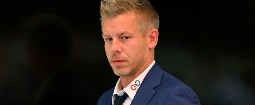 Teljes az összeomlás a Tisza Pártban Magyar Péterék adatbotránya miatt