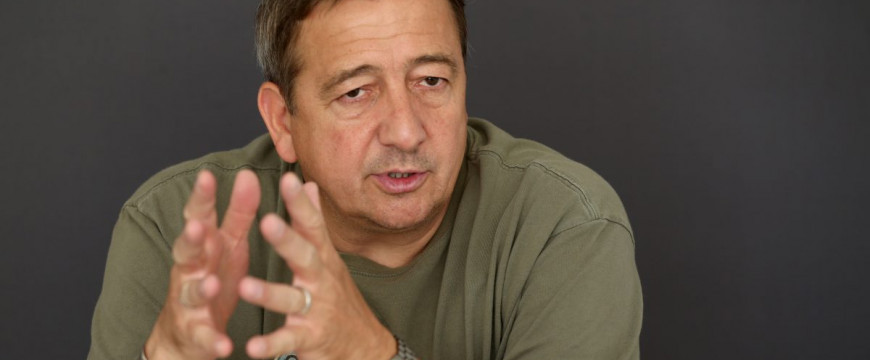 Bayer Zsolt: Katonák Ukrajnába!