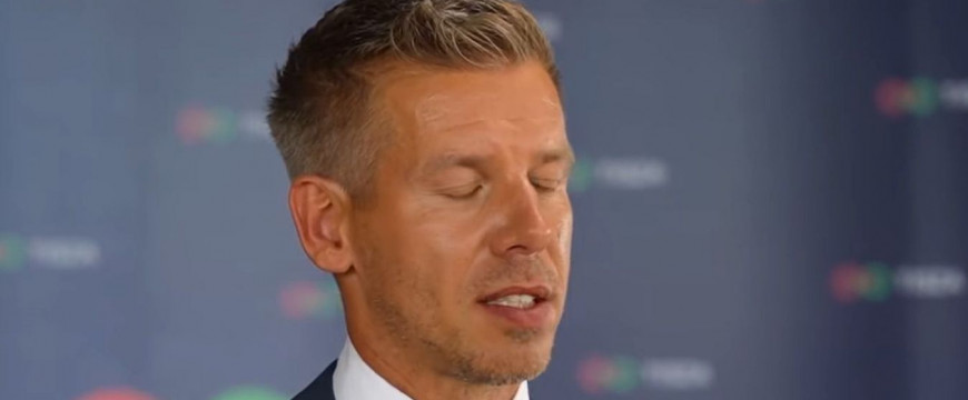 Bayer Zsolt: Cucc Petiben