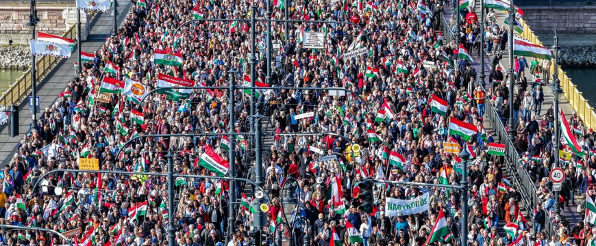 A Békemenet arcon csapta Magyar Péter közvélemény-kutatóit