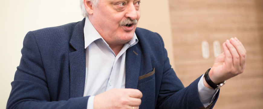 Náciznak a kommunisták