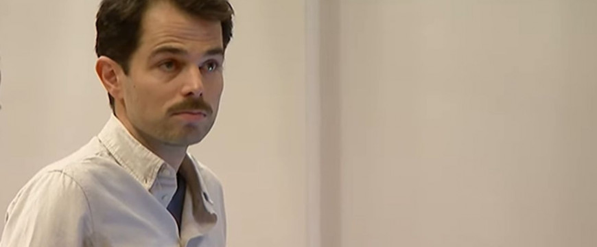 Bayer Zsolt: A kis Simor igazi hülye