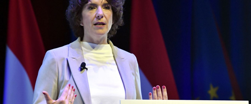 Elfelejtette volna Klára asszony, hogy hajdani férje mekkorát bukott?