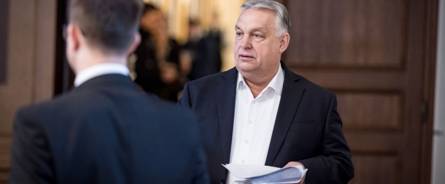 Orbán Viktor: Az elszabaduló üzemanyagárak megfékezésére ma éjféltől védett árat vezetünk be minden magyar család és vállalkozás számára