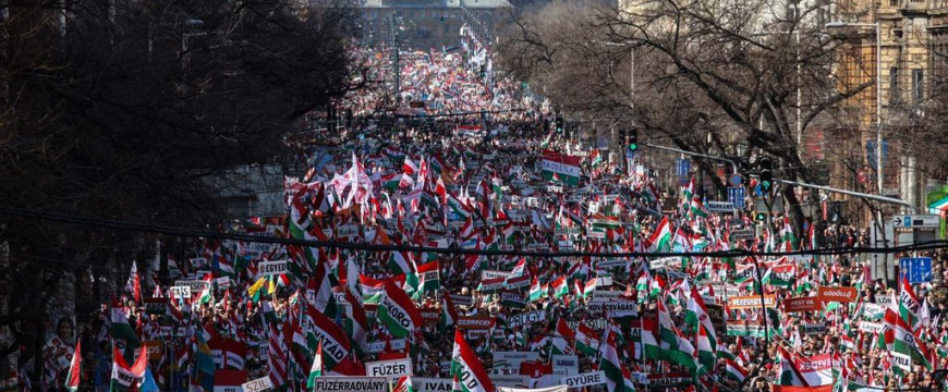 Ez nagyon fog fájni Magyar Péternek, brutális a tömeg a Békemeneten 