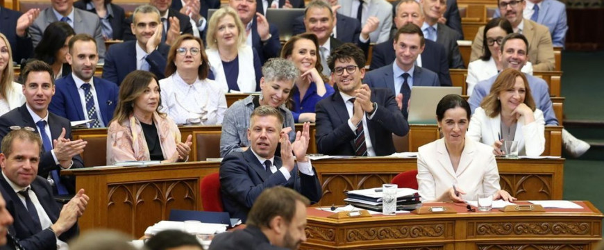 Bayer Zsolt: Örkény él!