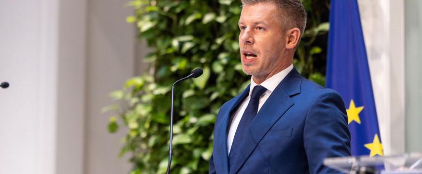 Magyar Péter a saját eredettörténetét is beáldozta Baka András jelölésével
