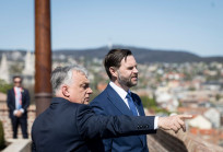 J. D. Vance: Arctalan brüsszeli bürokraták és idegen országok akarják meghatározni, hogyan éljenek a magyarok. Ne engedjék!